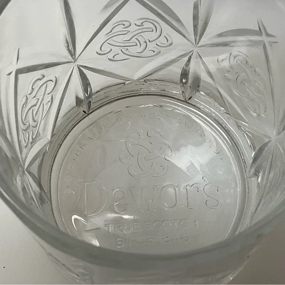 DEWAR’S (2) Scotch Whiskey Glasses Celtic Truth Knot Set of 2 Heavy Cut Glass - Picture 7 of 9